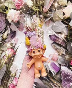 FLORAL / ROSE QUARTZ TROLL